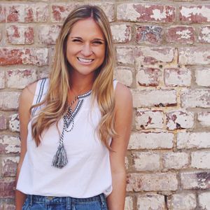 Meet your Posher, Elise